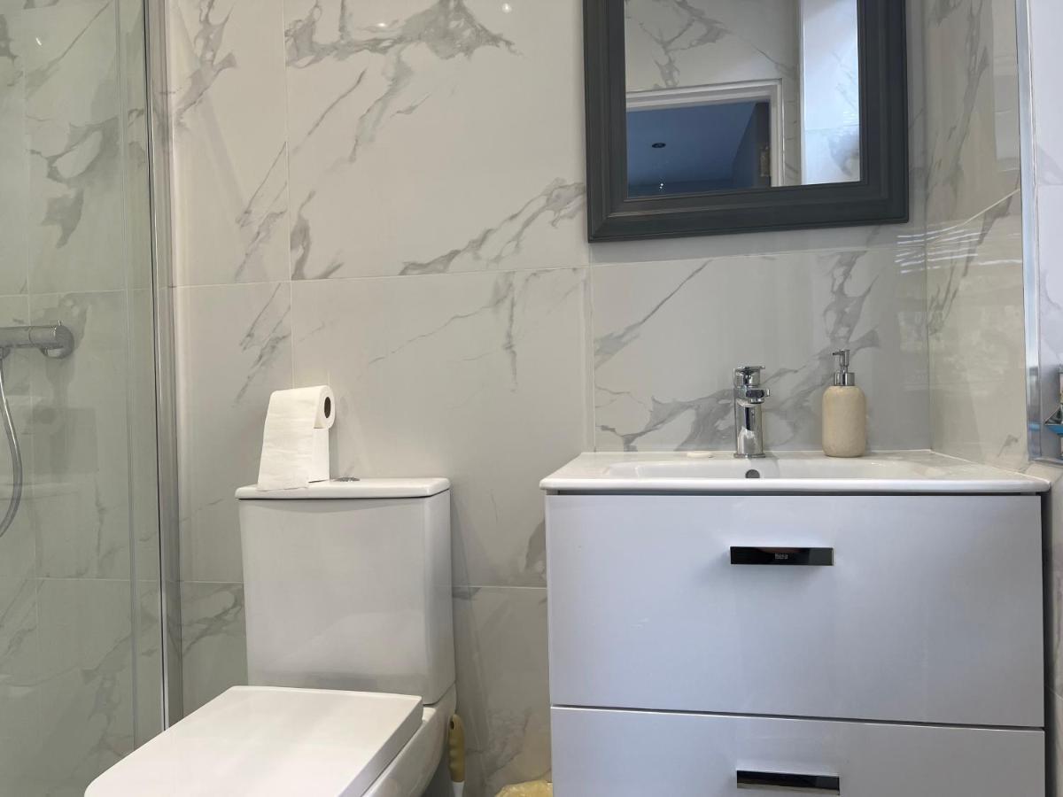 Grand Bleu - London - Next To Piccadilly Line Tube Station & Brand New Facilities酒店 外观 照片
