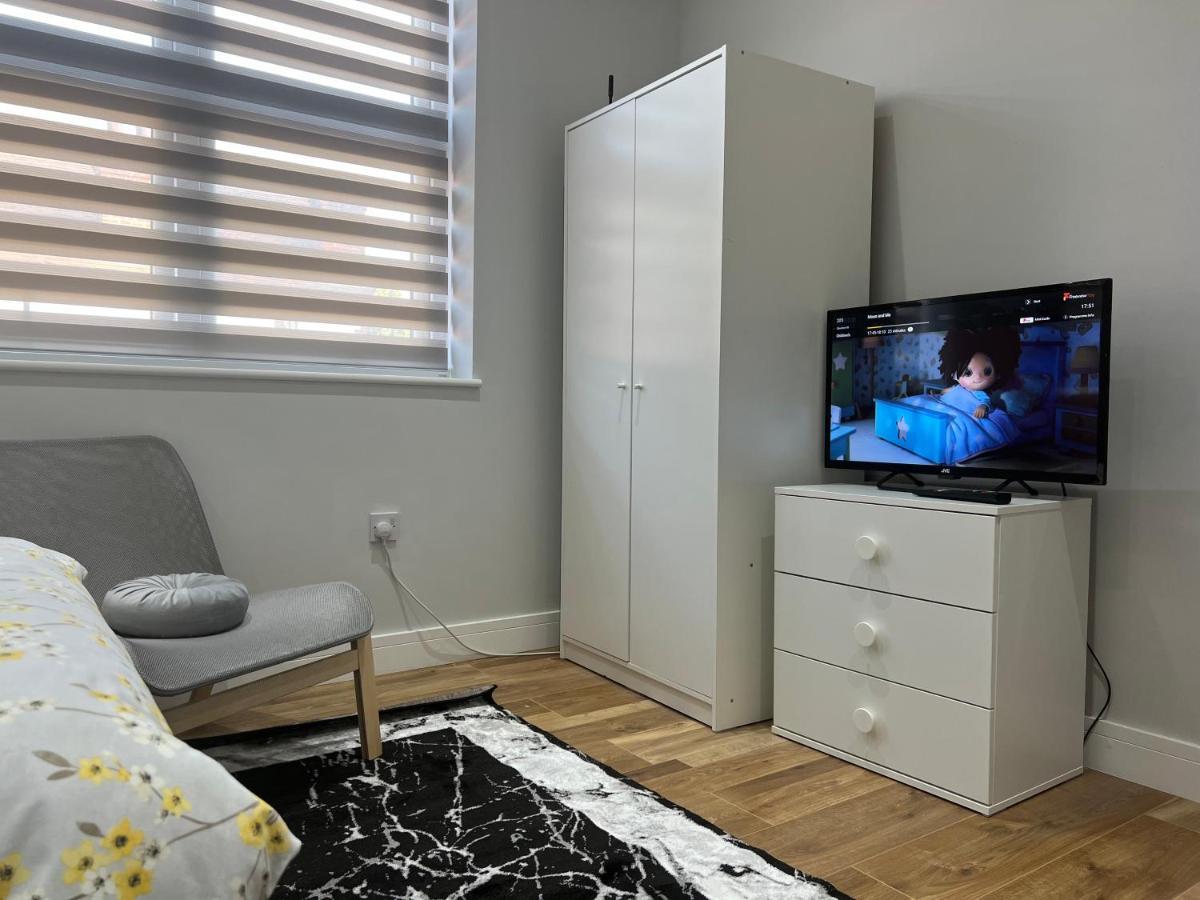 Grand Bleu - London - Next To Piccadilly Line Tube Station & Brand New Facilities酒店 外观 照片